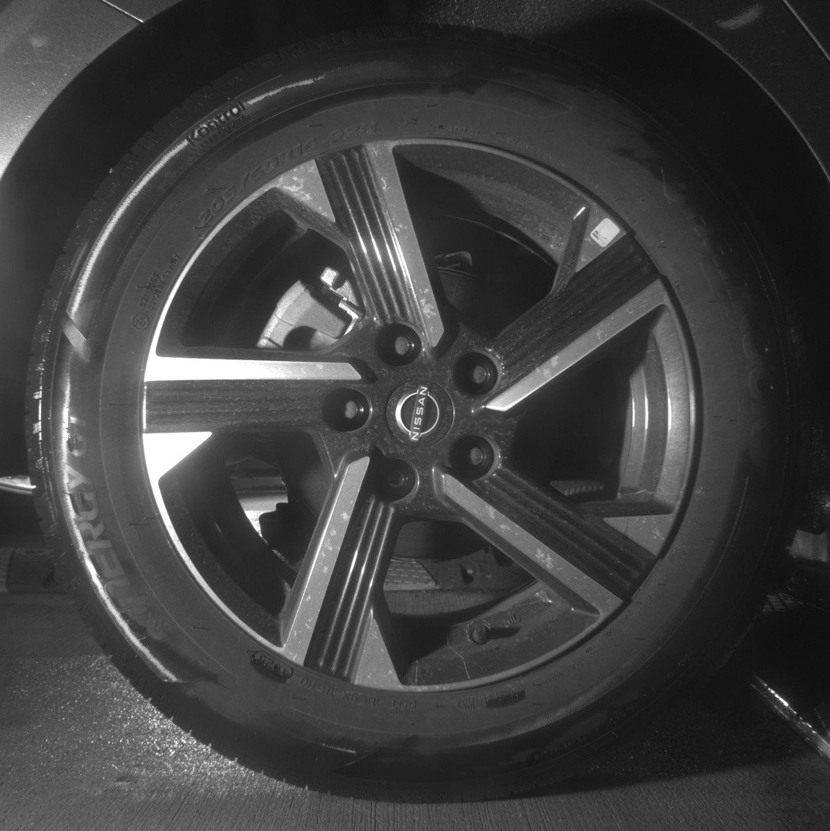 Used 2025 Nissan Sentra SV FWD image 15