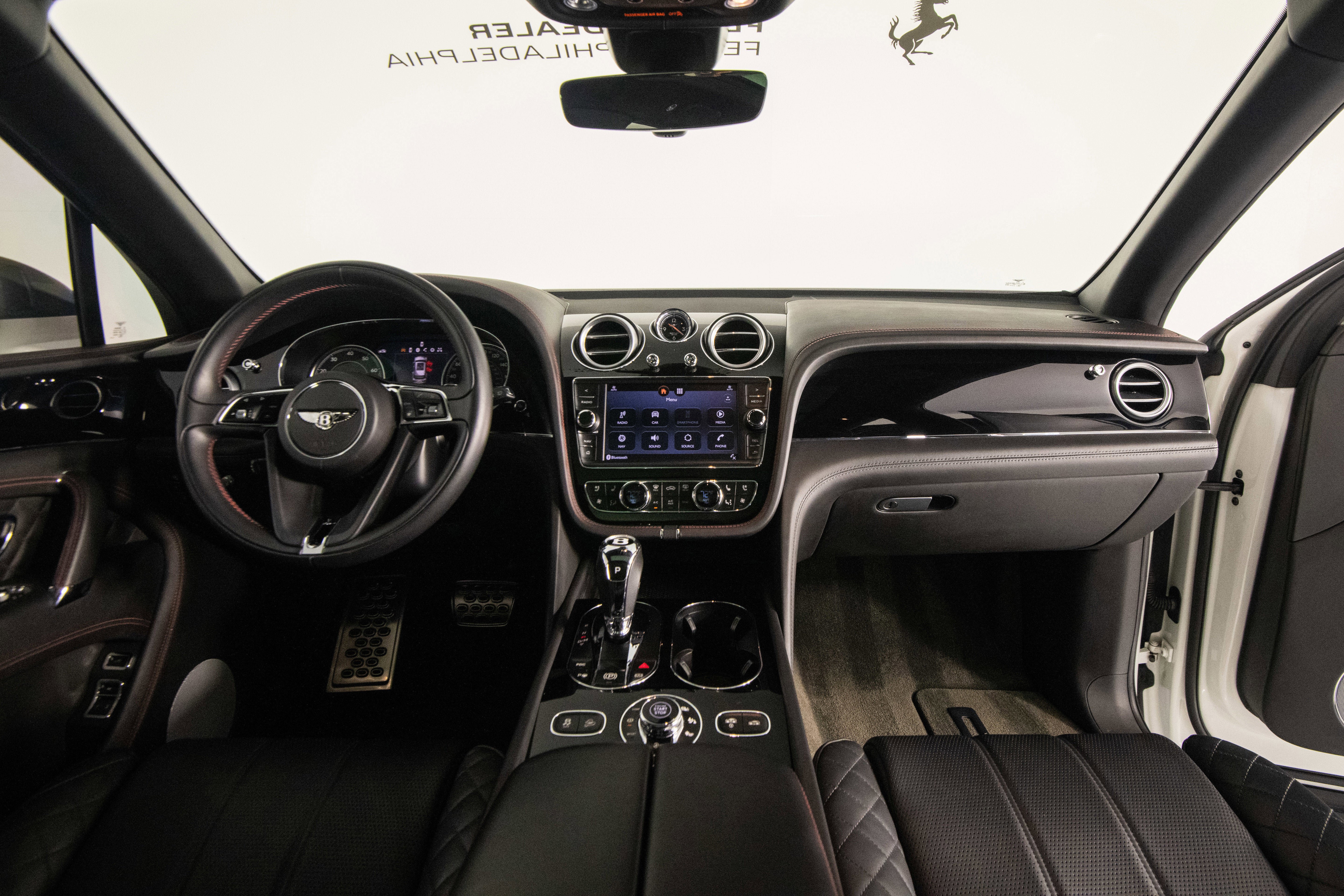 Used 2018 Bentley Bentayga image 17