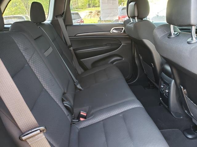 Used 2020 Jeep Grand Cherokee Laredo AWD/4WD image 17