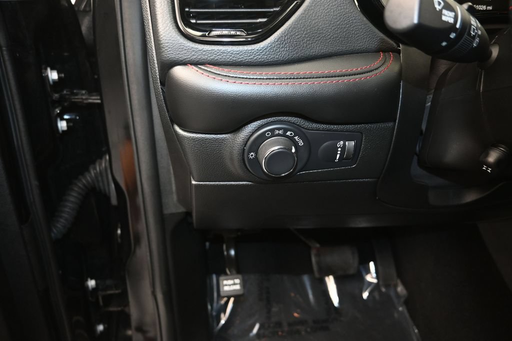 Used 2024 Dodge Durango GT RWD image 12