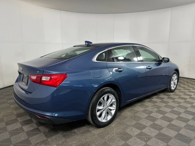 Used 2025 Chevrolet Malibu LT image 3