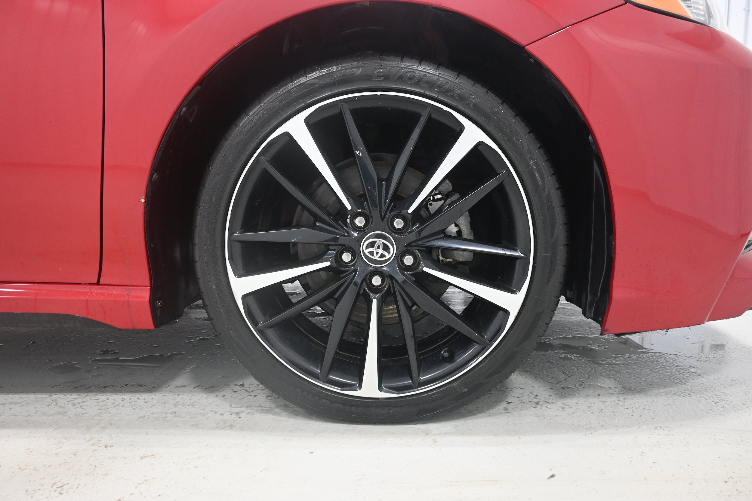 Used 2019 Toyota Camry SE FWD image 30