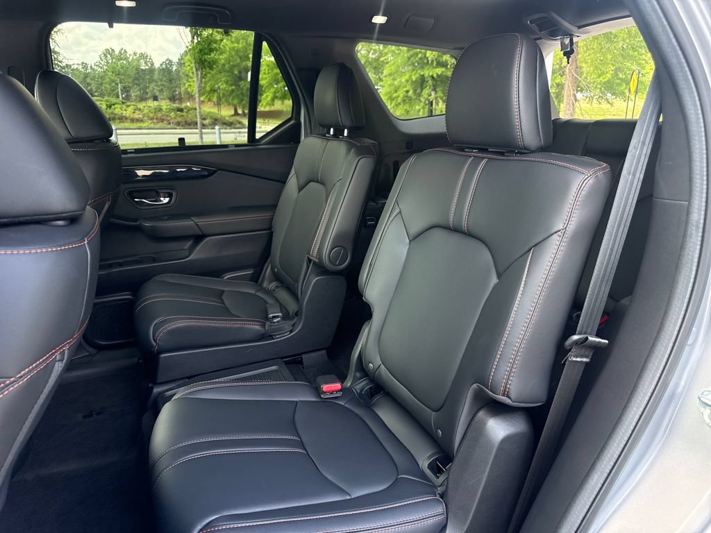 Used 2025 Honda Pilot TrailSport image 32