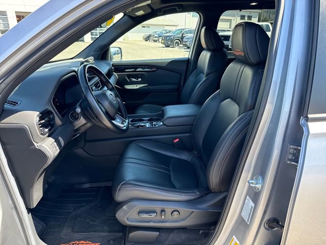 Used 2025 Honda Pilot TrailSport image 20
