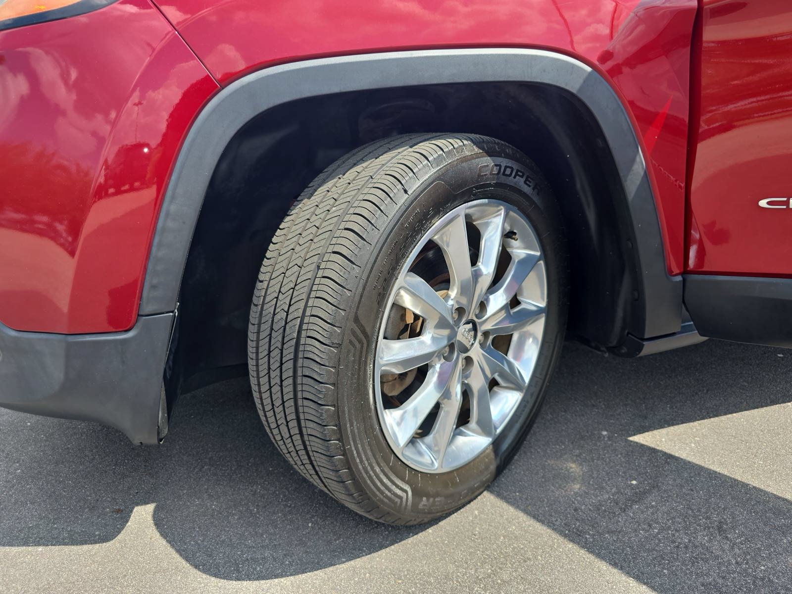 Used 2016 Jeep Cherokee Limited FWD image 32