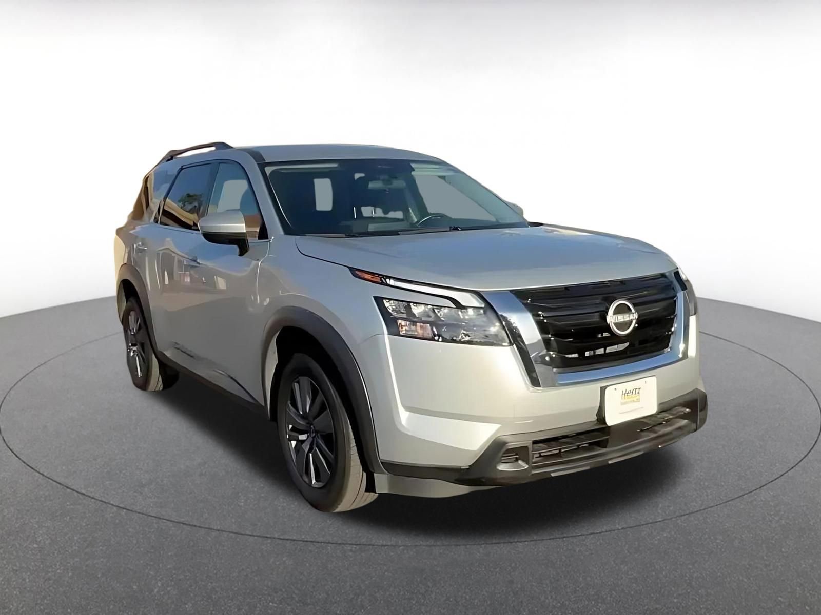 Used 2025 Nissan Pathfinder SV AWD/4WD image 3