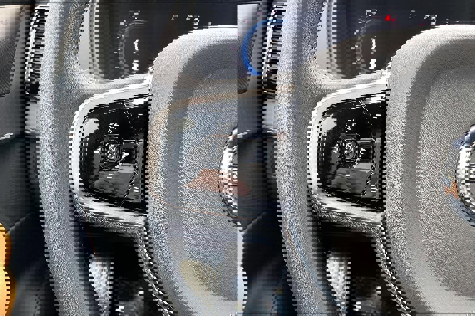 Used 2023 Volvo XC90 B6 Ultimate image 21