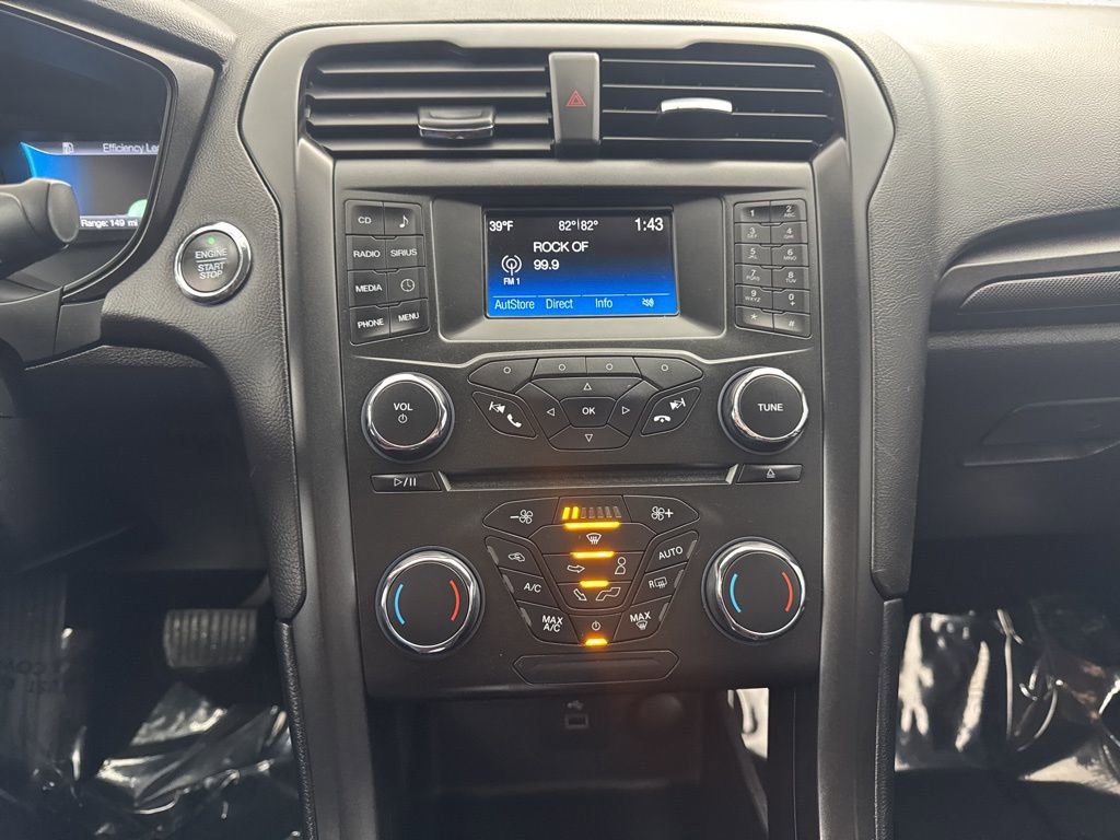 Used 2018 Ford Fusion SE w/ Equipment Group 601A image 16