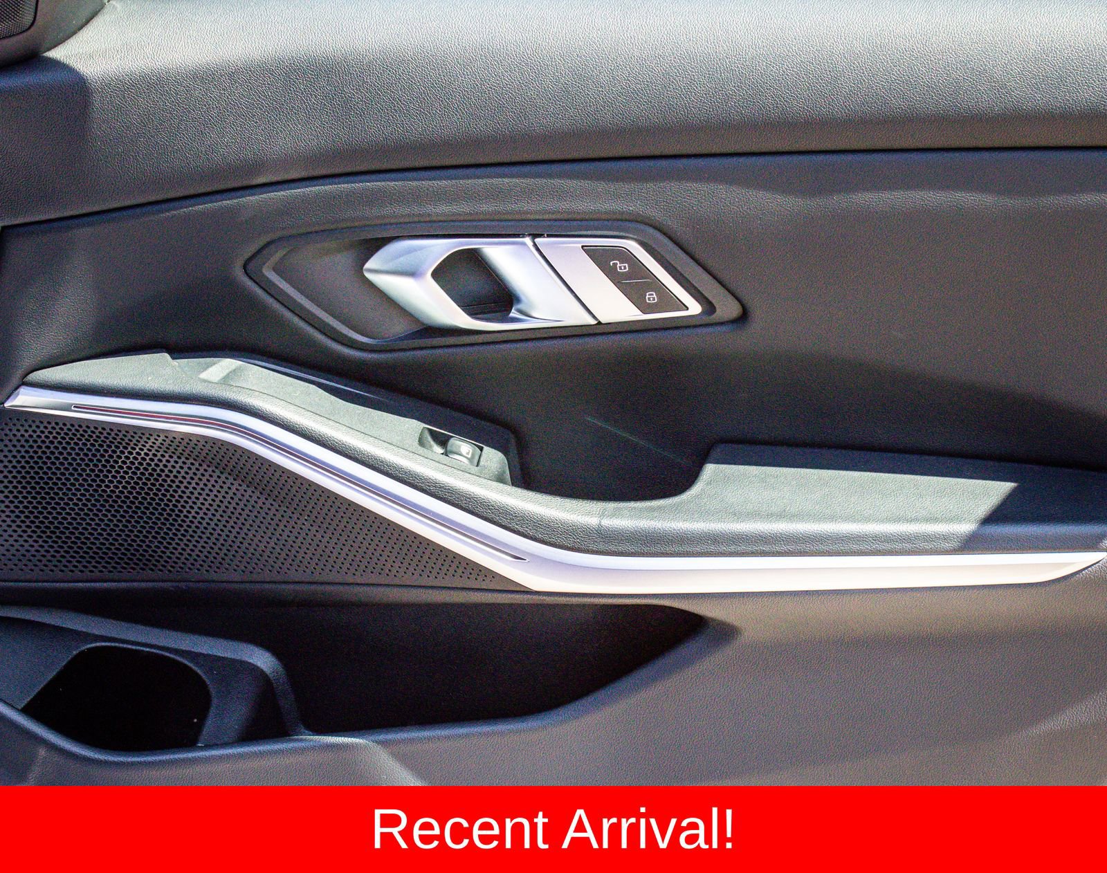 Used 2022 BMW 330i Sedan w/ M Sport Package RWD image 12