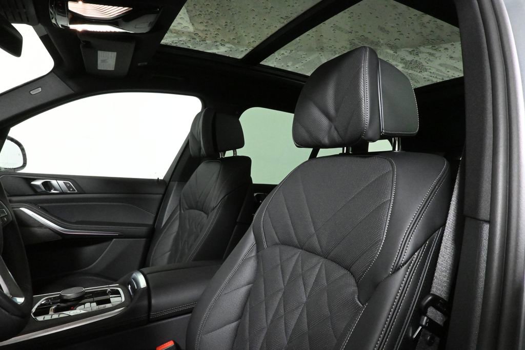 Used 2026 BMW X5 xDrive50e w/ Premium Package image 16