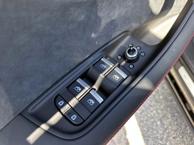 New 2026 Audi SQ7 Prestige image 18