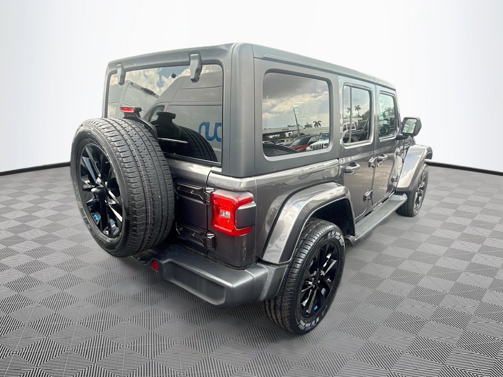 Used 2022 Jeep Wrangler Unlimited Sahara AWD/4WD image 6