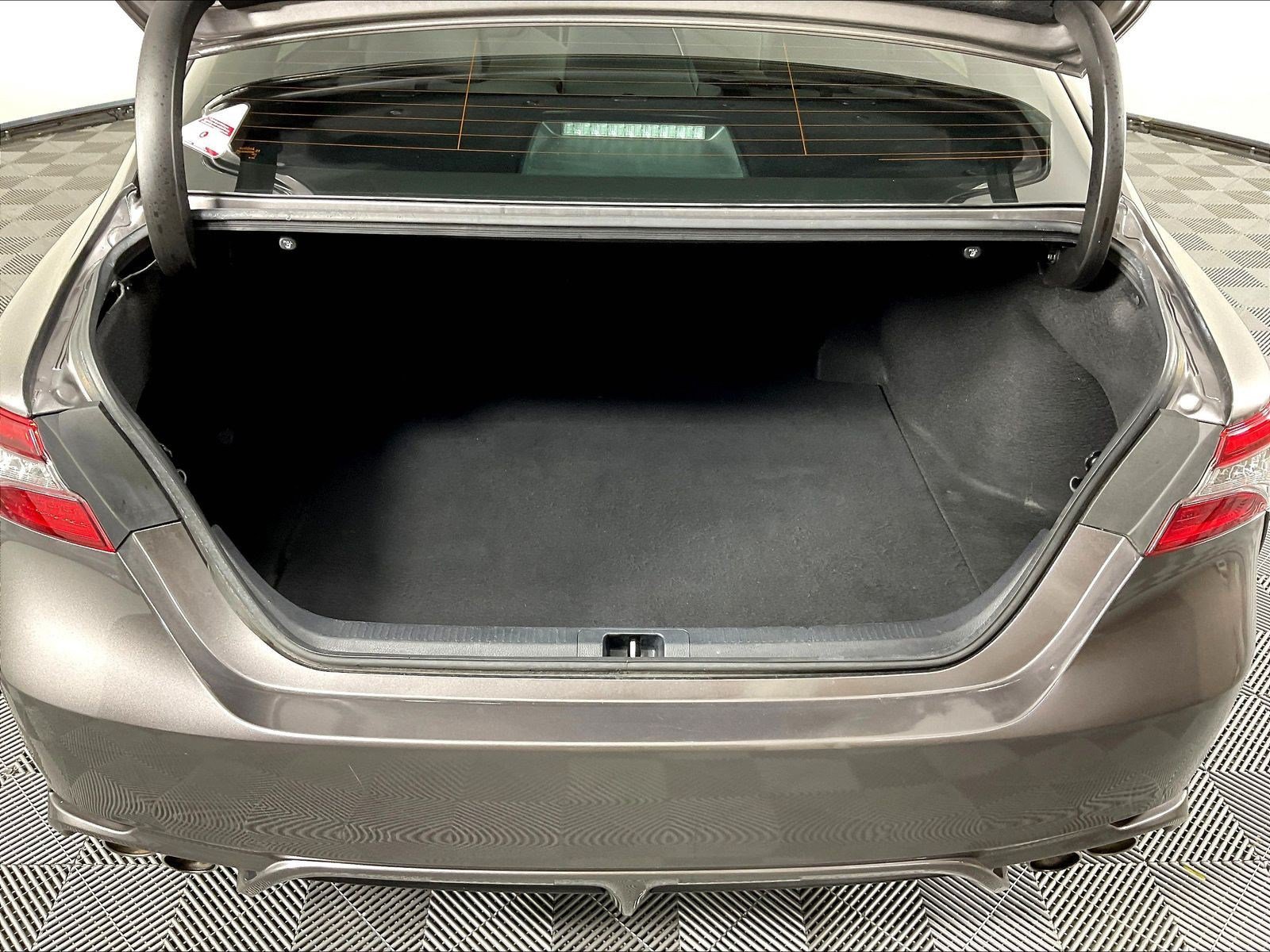 Used 2021 Toyota Camry XSE FWD image 36