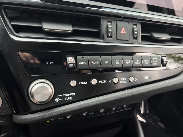 Used 2024 Lexus ES 350 w/ Technology Package FWD image 24