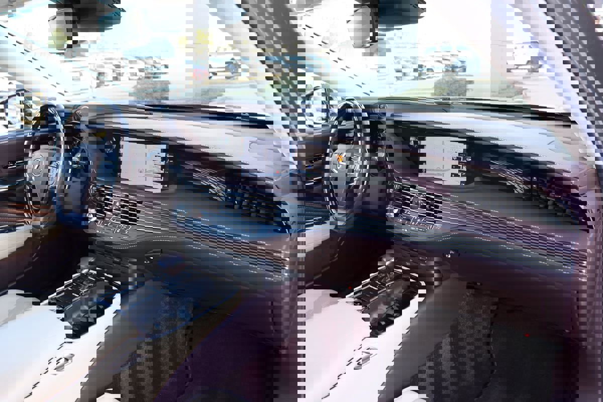 Used 2018 Lexus LS 500 w/ Interior Upgrade Package image 14