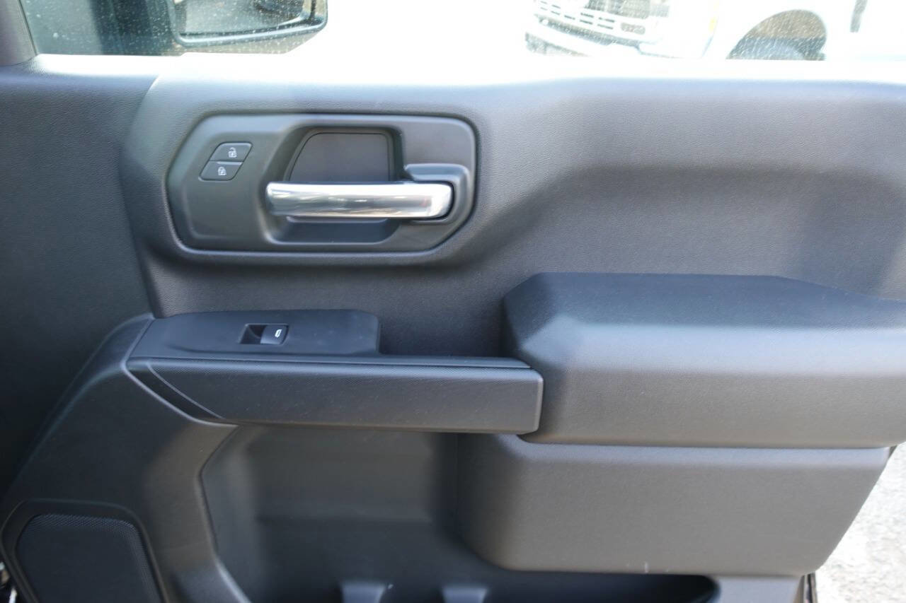 Used 2025 Chevrolet Silverado 2500 Custom w/ Custom Value Package image 28