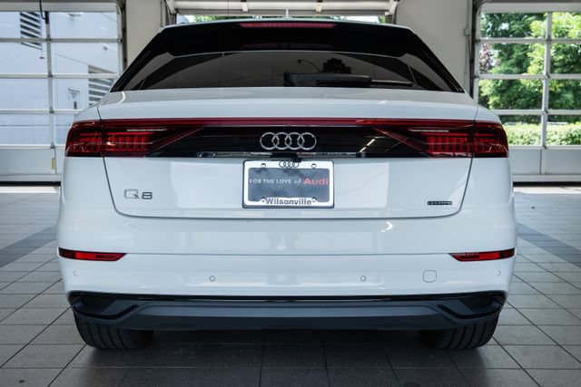 Used 2023 Audi Q8 Premium w/ Convenience Package AWD/4WD image 5