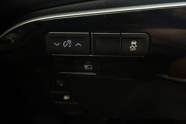 Certified 2021 Toyota Prius Prime LE FWD image 29