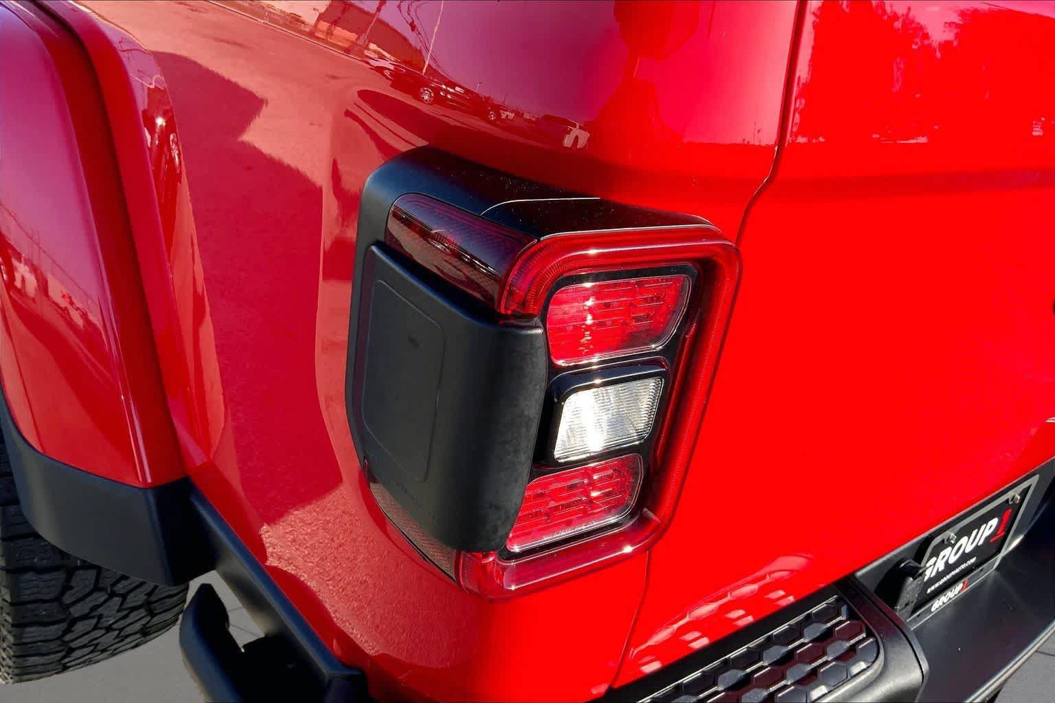 Used 2023 Jeep Gladiator Rubicon w/ LED Lighting Group AWD/4WD image 29