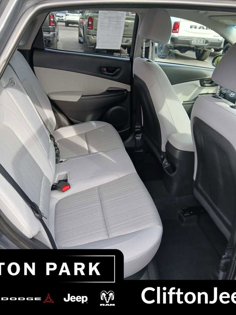 Used 2023 Hyundai Kona SEL image 17