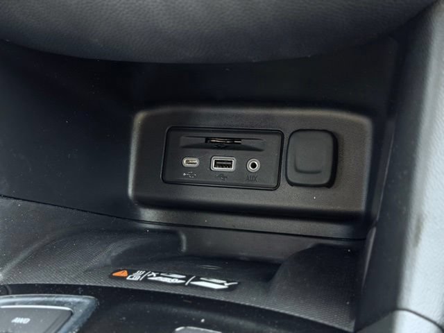 Used 2023 Chevrolet Equinox Premier AWD/4WD image 40