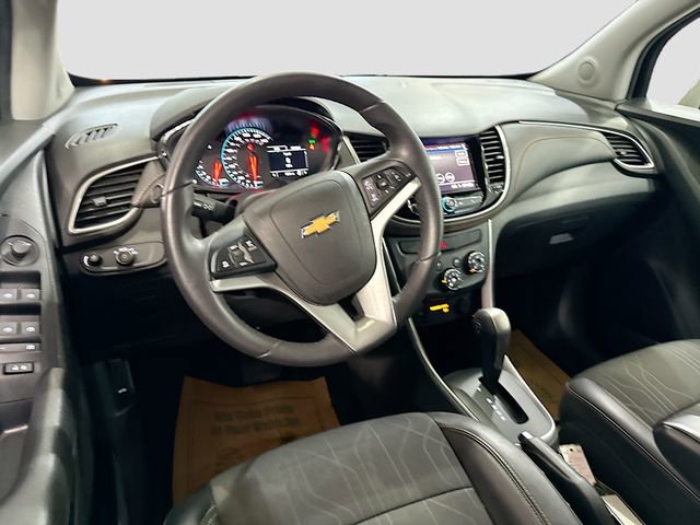 Used 2022 Chevrolet Trax LT w/ LT Convenience Package image 21