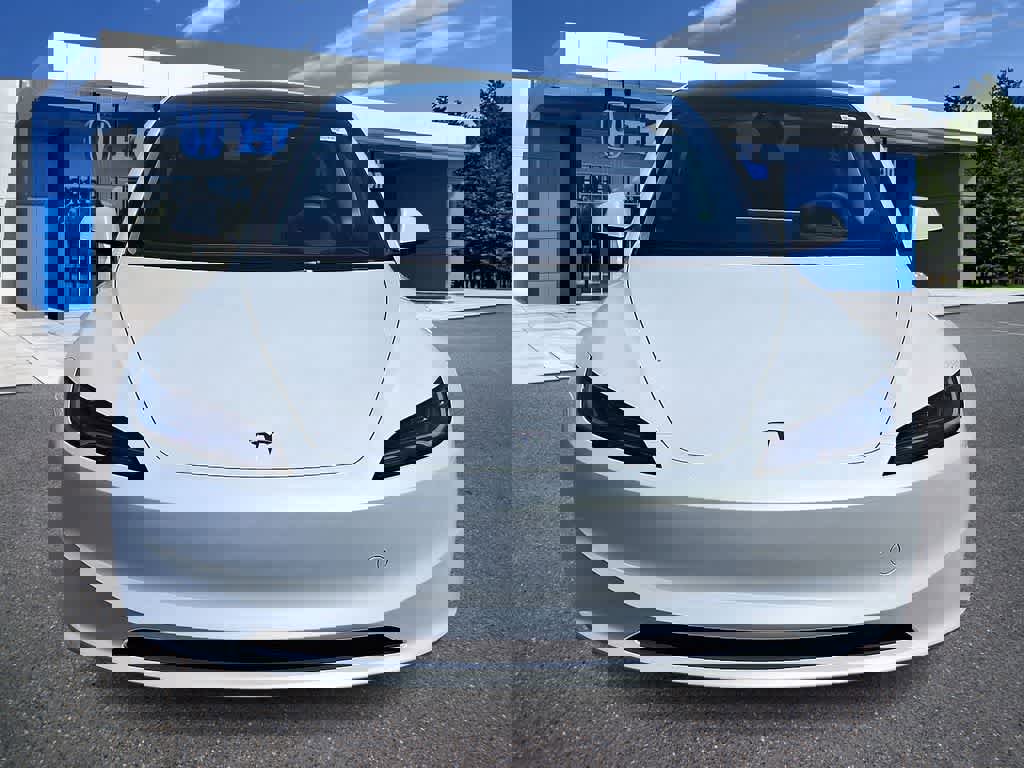 Used 2025 Tesla Model 3 Long Range image 28