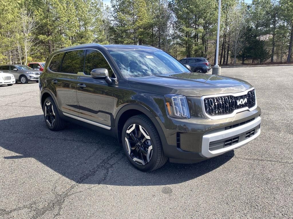 New 2025 Kia Telluride EX w/ EX Captain's Chair Package image 2