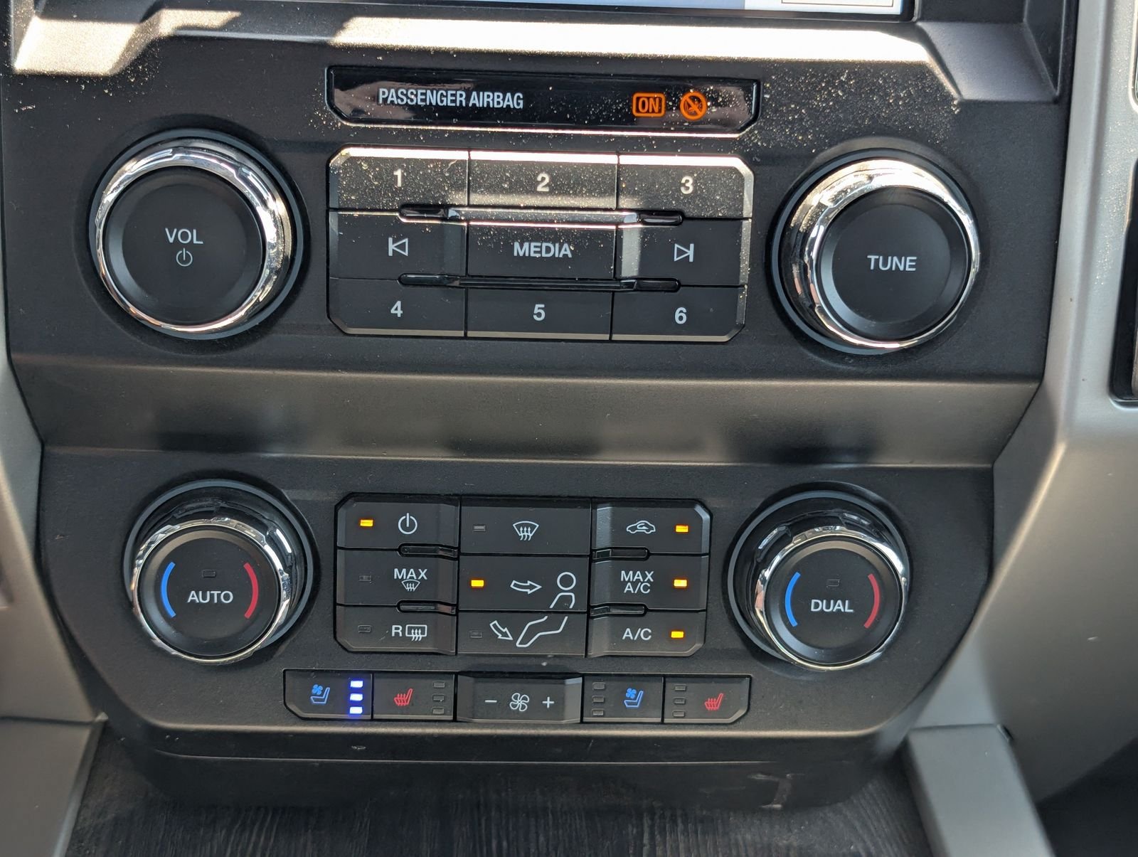 Used 2020 Ford F250 Lariat w/ Lariat Value Package AWD/4WD image 25