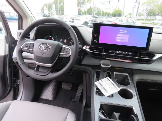 Certified 2026 Toyota Sienna XLE image 26