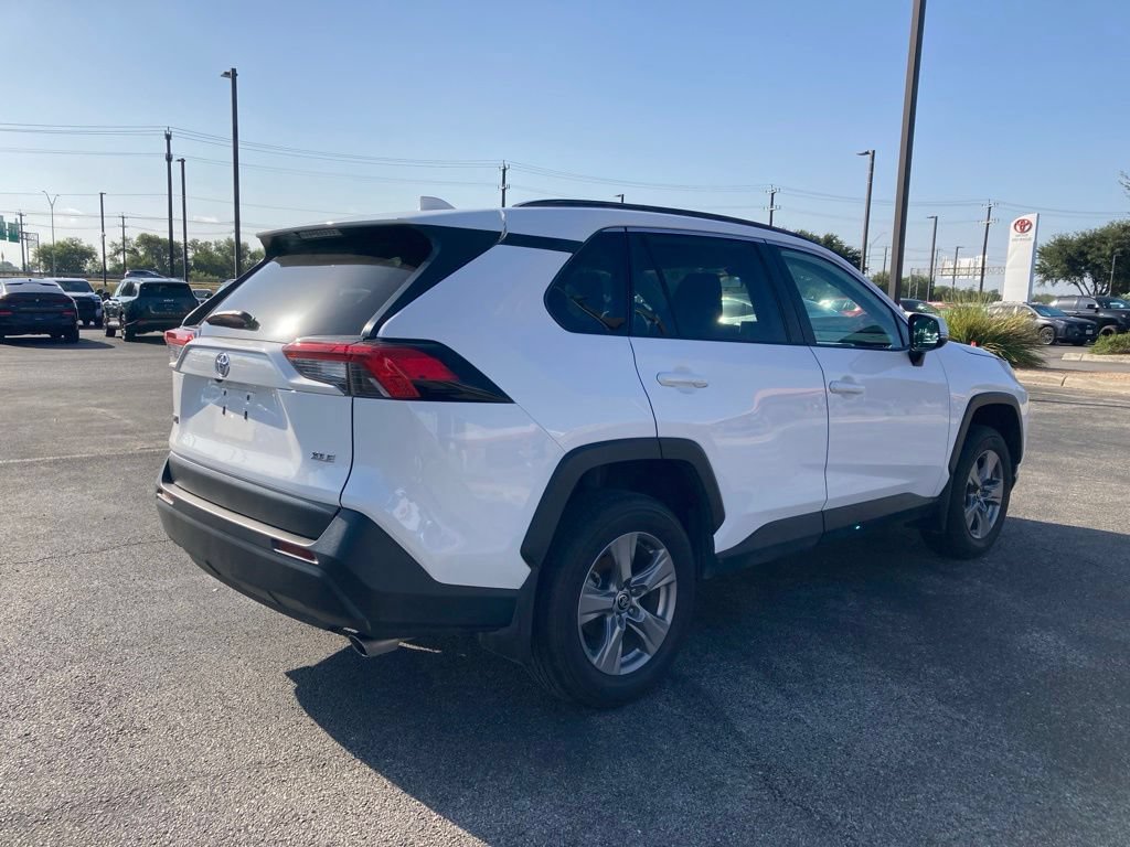 Used 2024 Toyota RAV4 XLE w/ Convenience Package FWD image 5