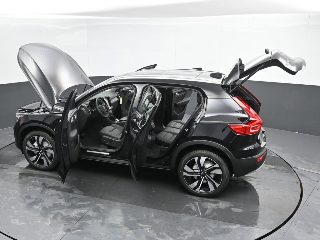 New 2025 Volvo XC40 B5 Ultra w/ Climate Package image 48