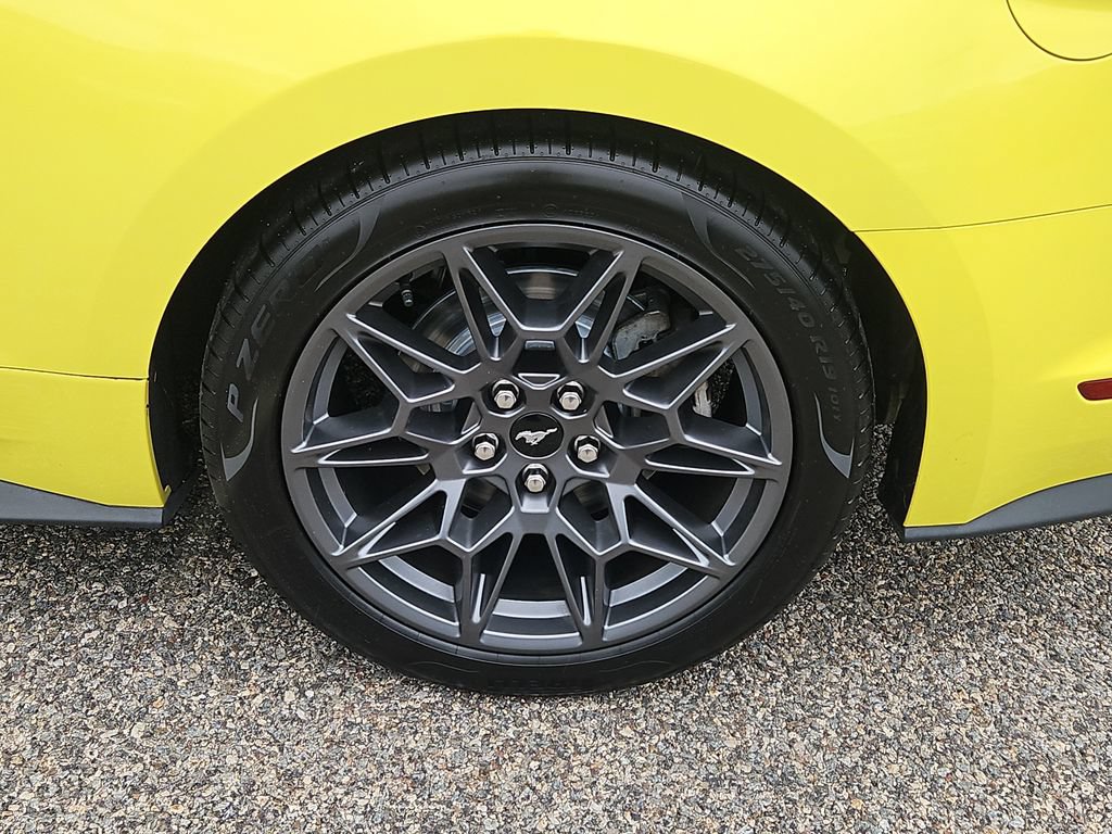 Used 2021 Ford Mustang Premium RWD image 8