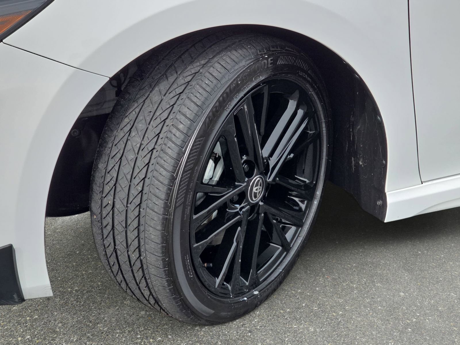 Used 2025 Toyota Camry SE w/ Multimedia Upgrade Package image 31