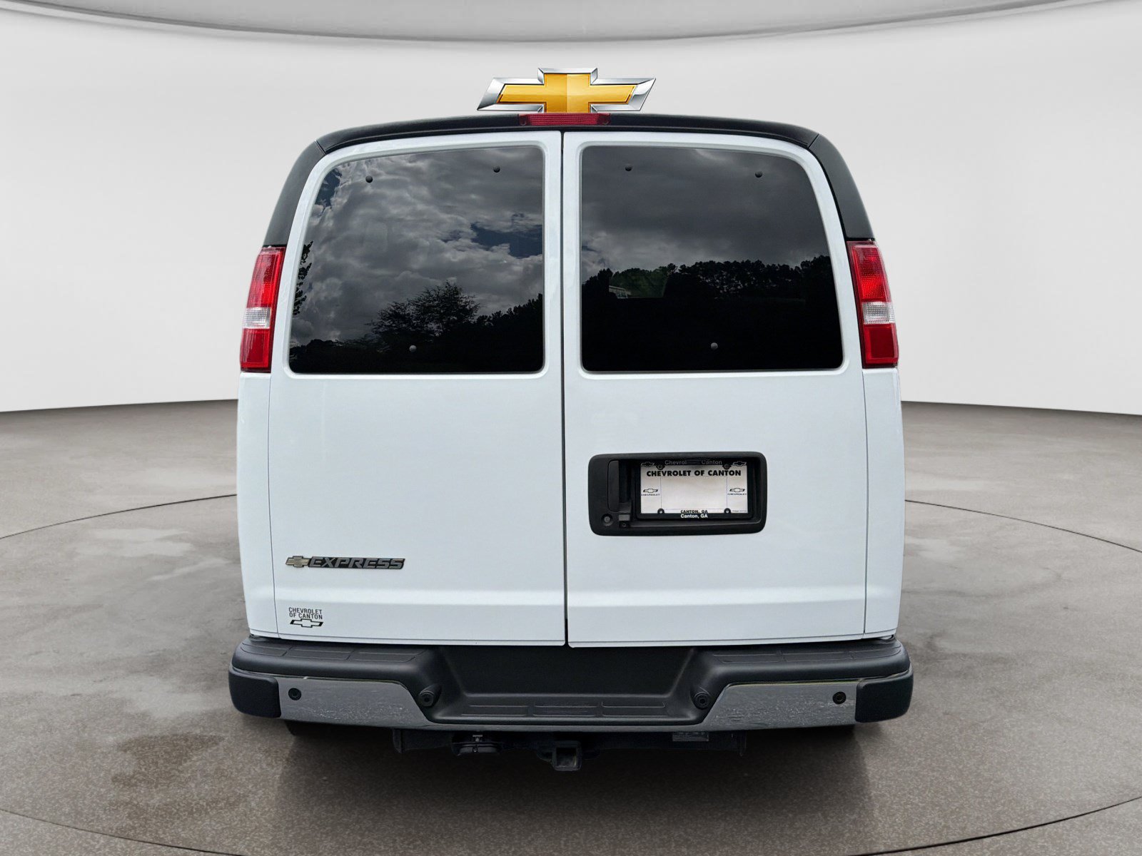 Used 2022 Chevrolet Express 2500 LT RWD image 6
