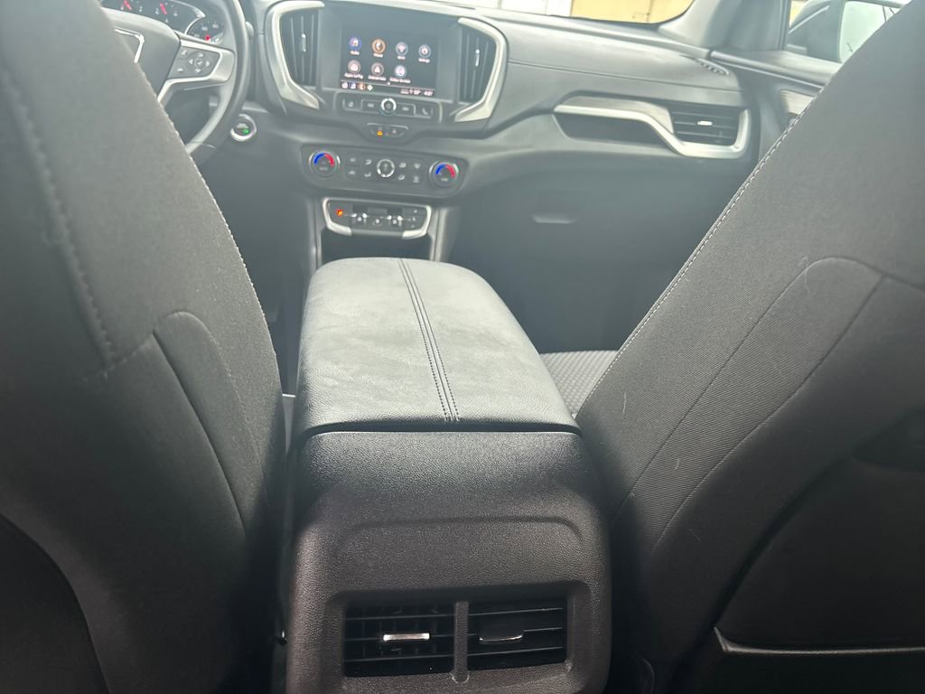 Used 2024 GMC Terrain SLE w/ Driver Convenience Package image 31