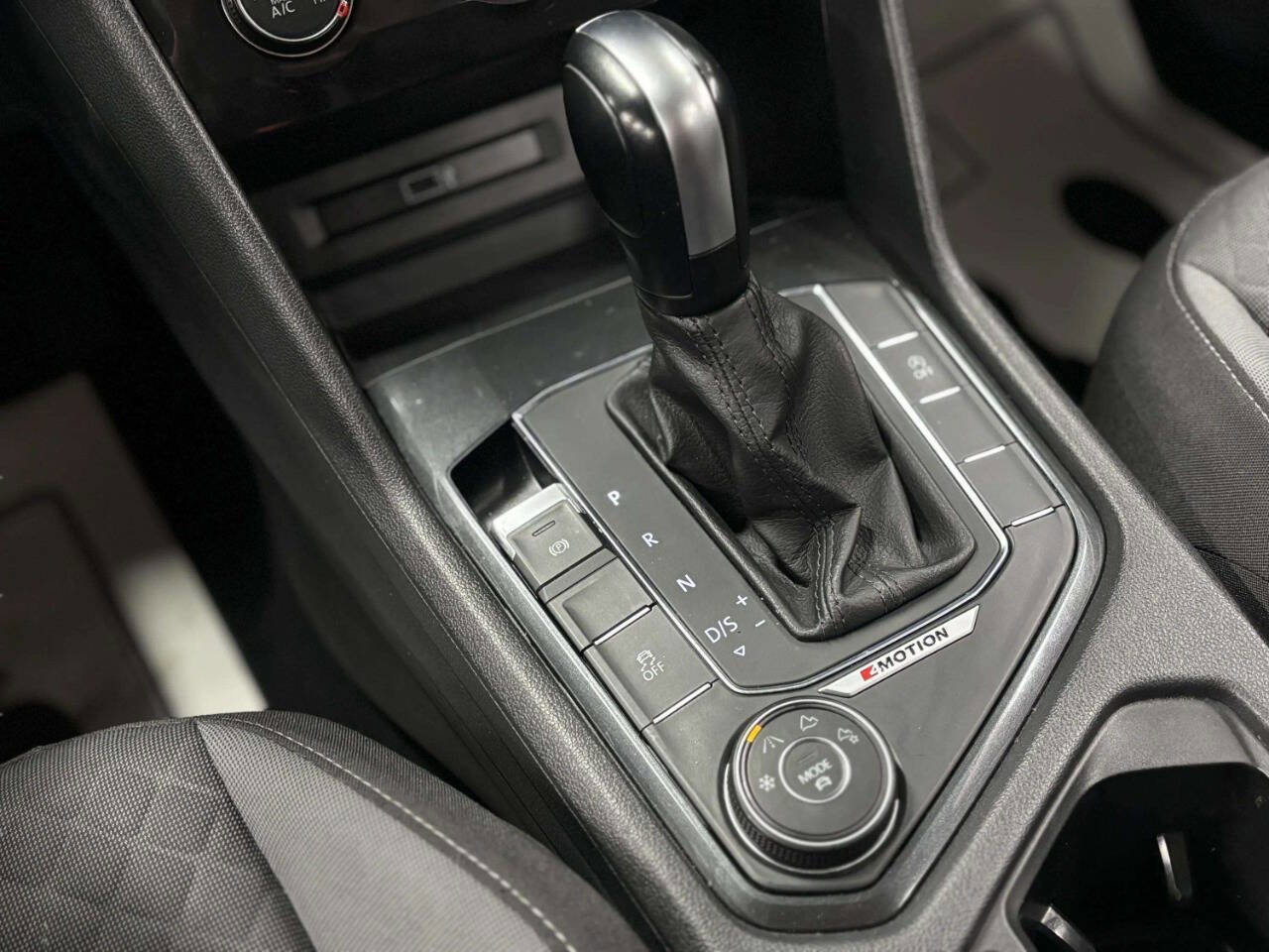 Used 2018 Volkswagen Tiguan S w/ 3rd Row Seat Package image 26