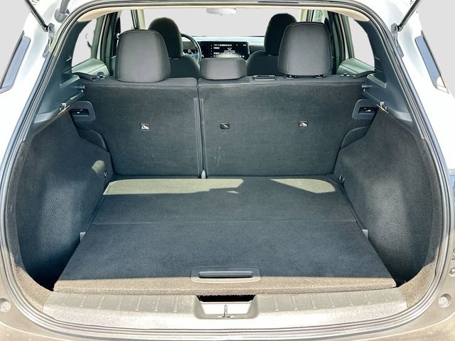 Used 2025 Nissan Kicks SV FWD image 23