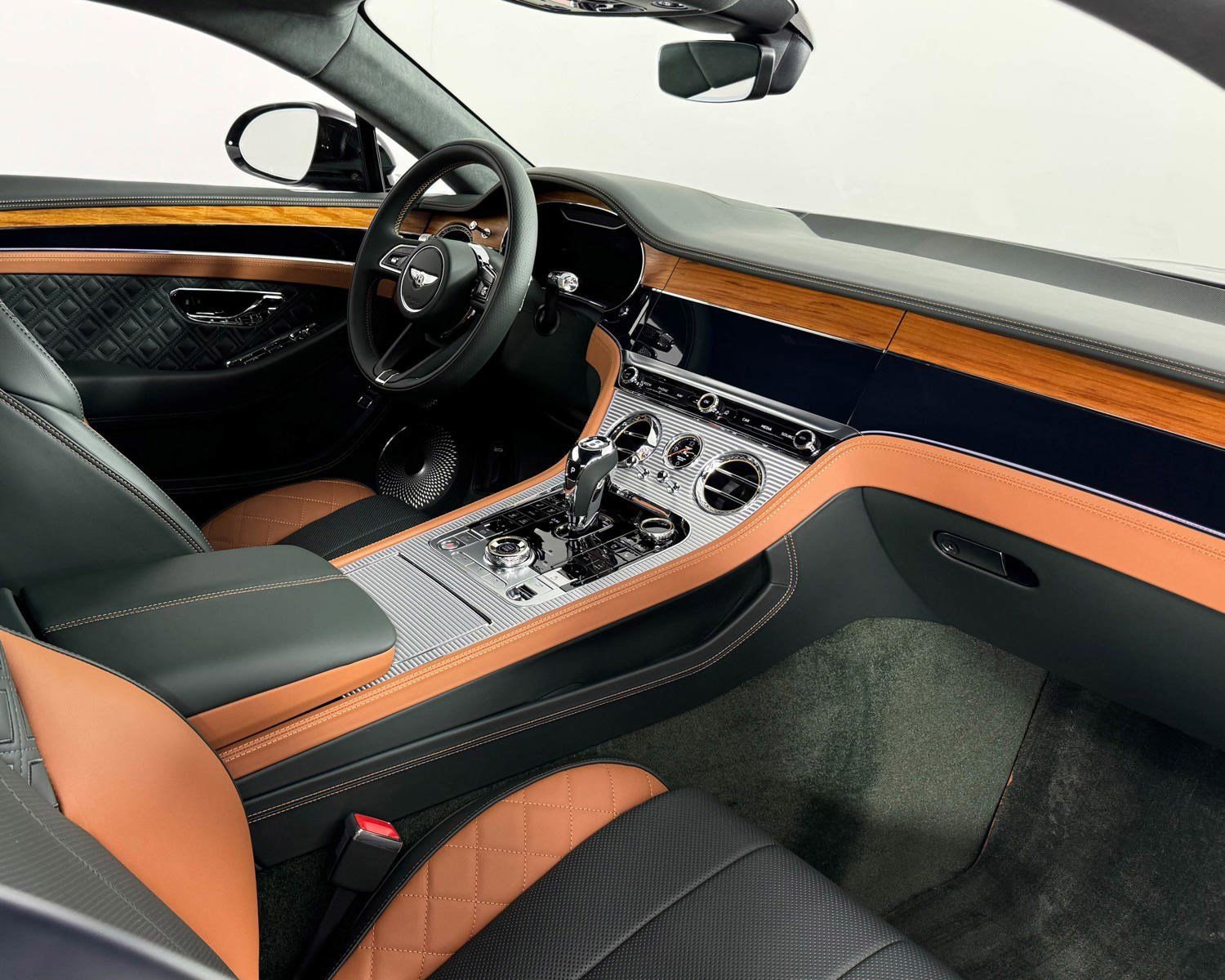Used 2024 Bentley Continental GT S image 2