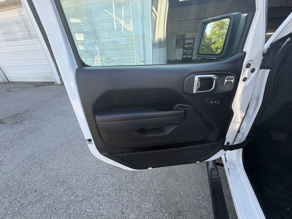 Used 2024 Jeep Wrangler Unlimited w/ Convenience Group AWD/4WD image 13