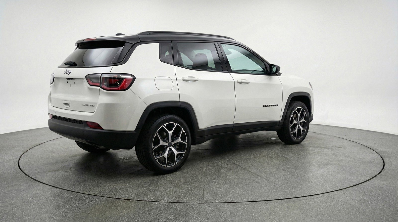 Used 2025 Jeep Compass Limited image 9