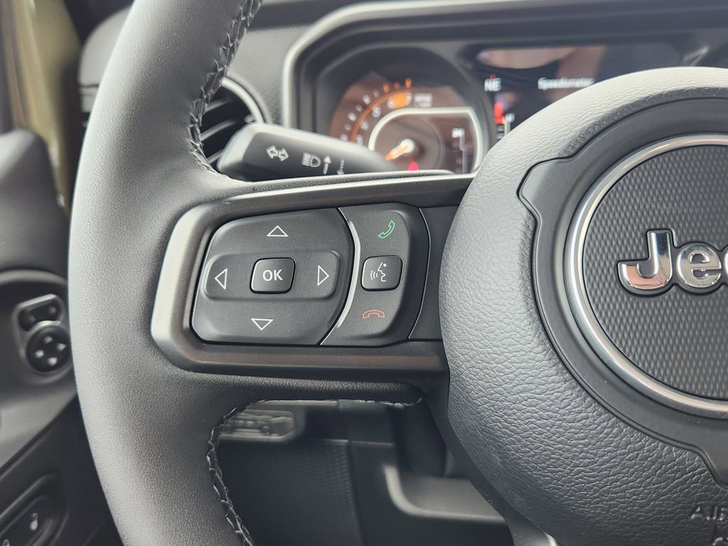 New 2025 Jeep Wrangler Rubicon AWD/4WD image 11