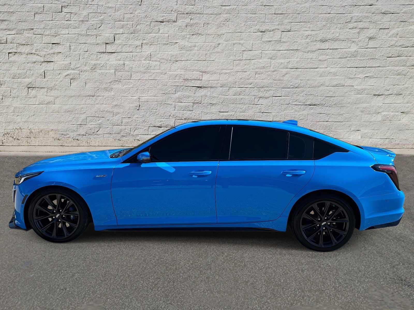 Certified 2022 Cadillac CT5 V w/ Premium Package image 2