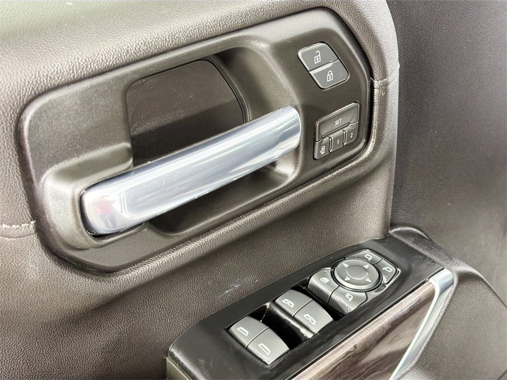 Used 2019 Chevrolet Silverado 1500 LTZ image 16