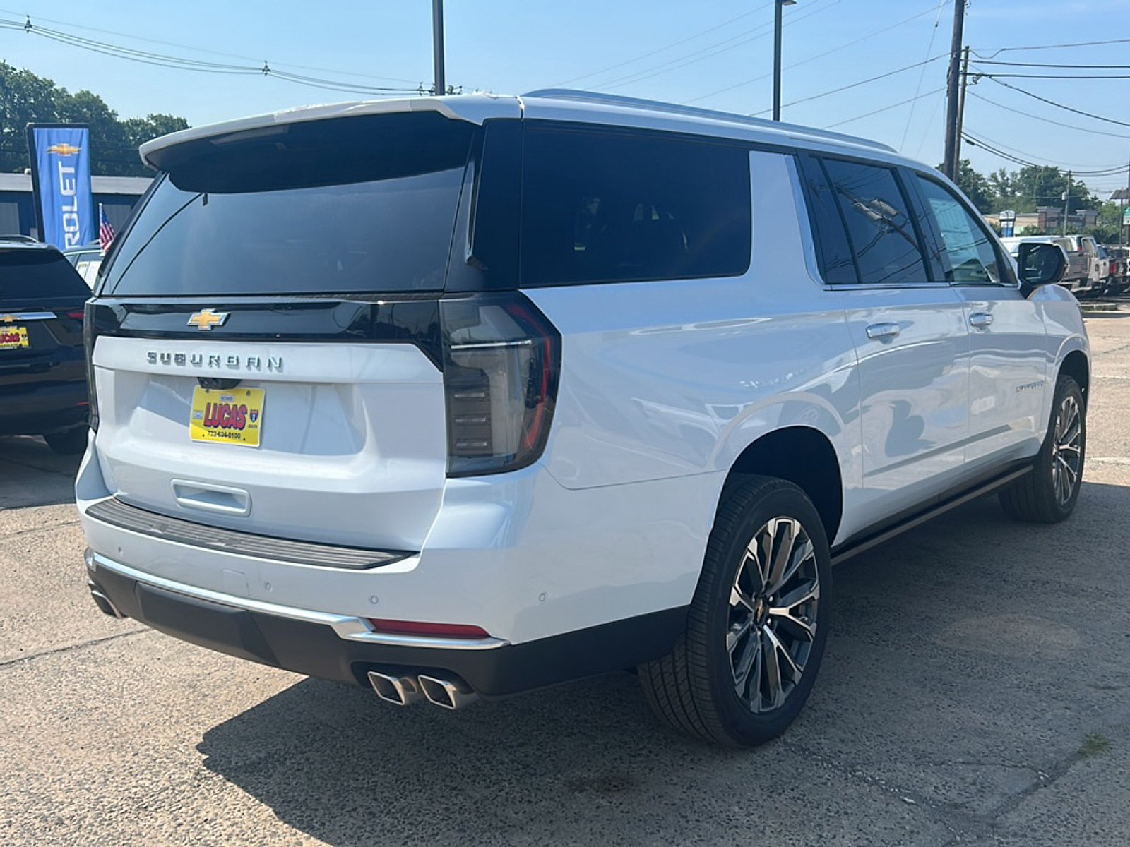 New 2026 Chevrolet Suburban High Country AWD/4WD image 8