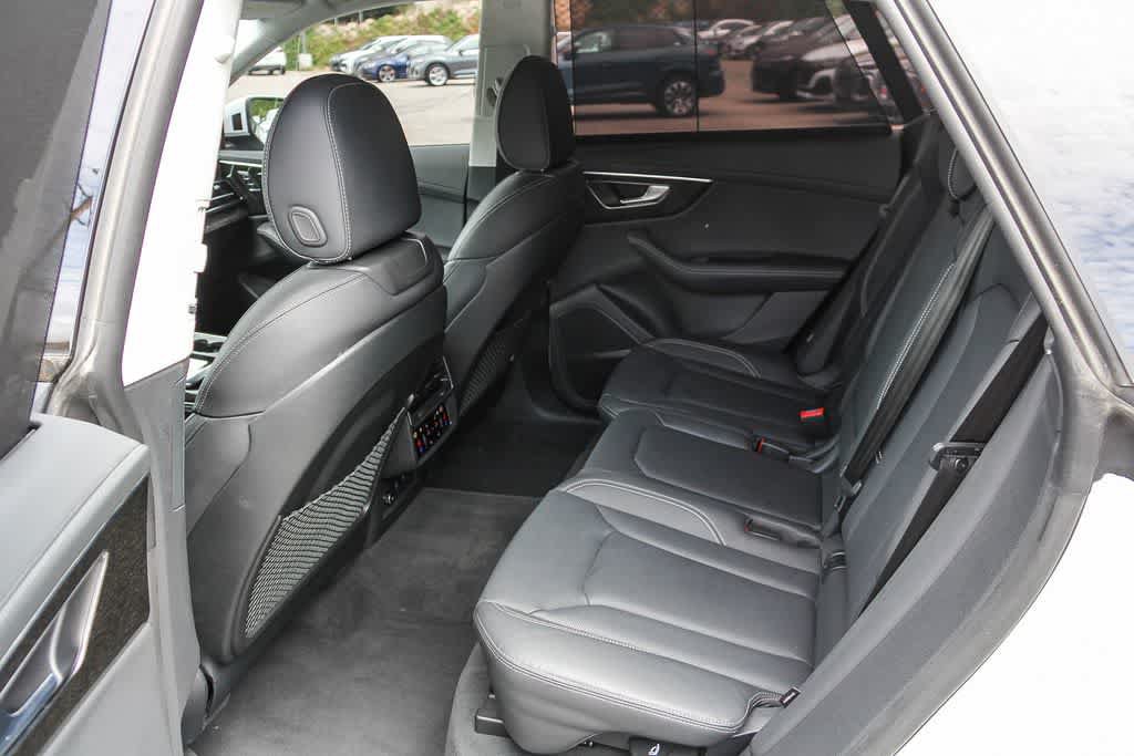 Used 2024 Audi Q8 Prestige w/ Prestige Package AWD/4WD image 17