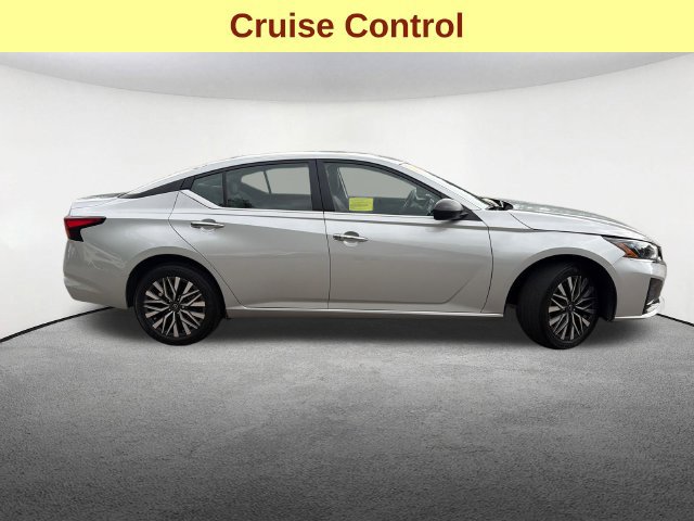 Used 2024 Nissan Altima 2.5 SV AWD/4WD image 13