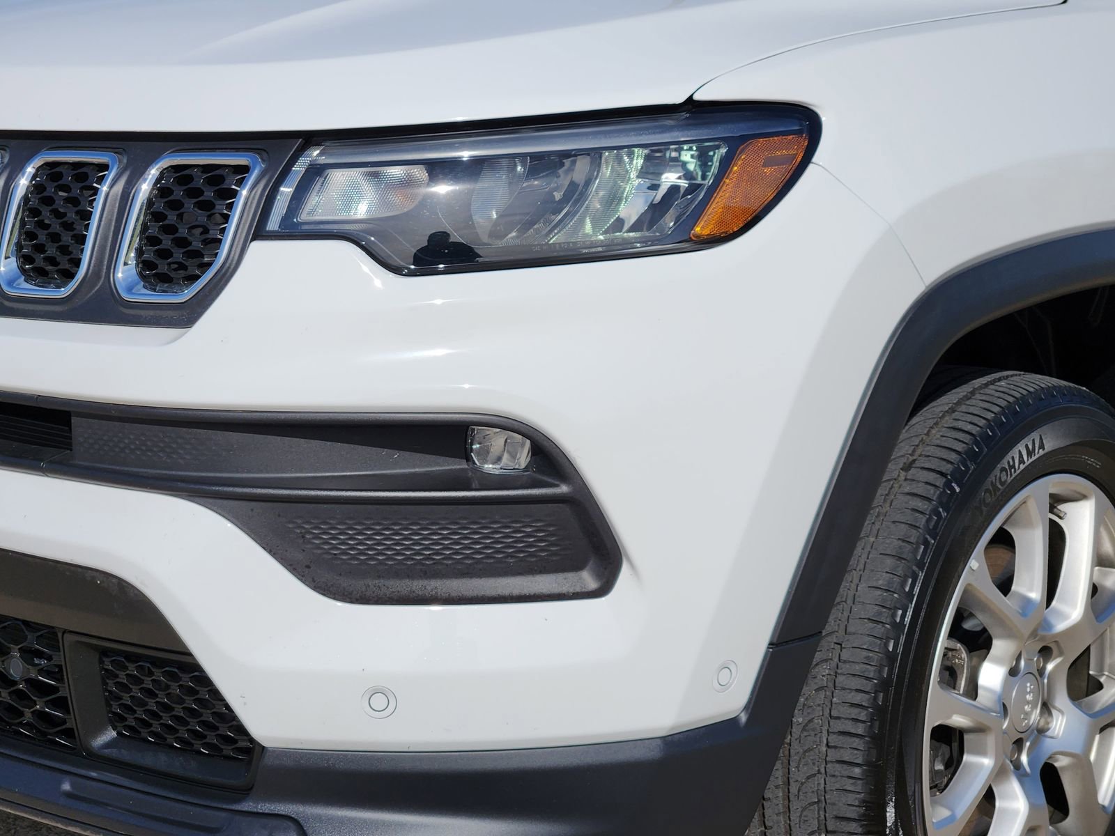 Used 2024 Jeep Compass Latitude w/ Sun and Sound Group image 10