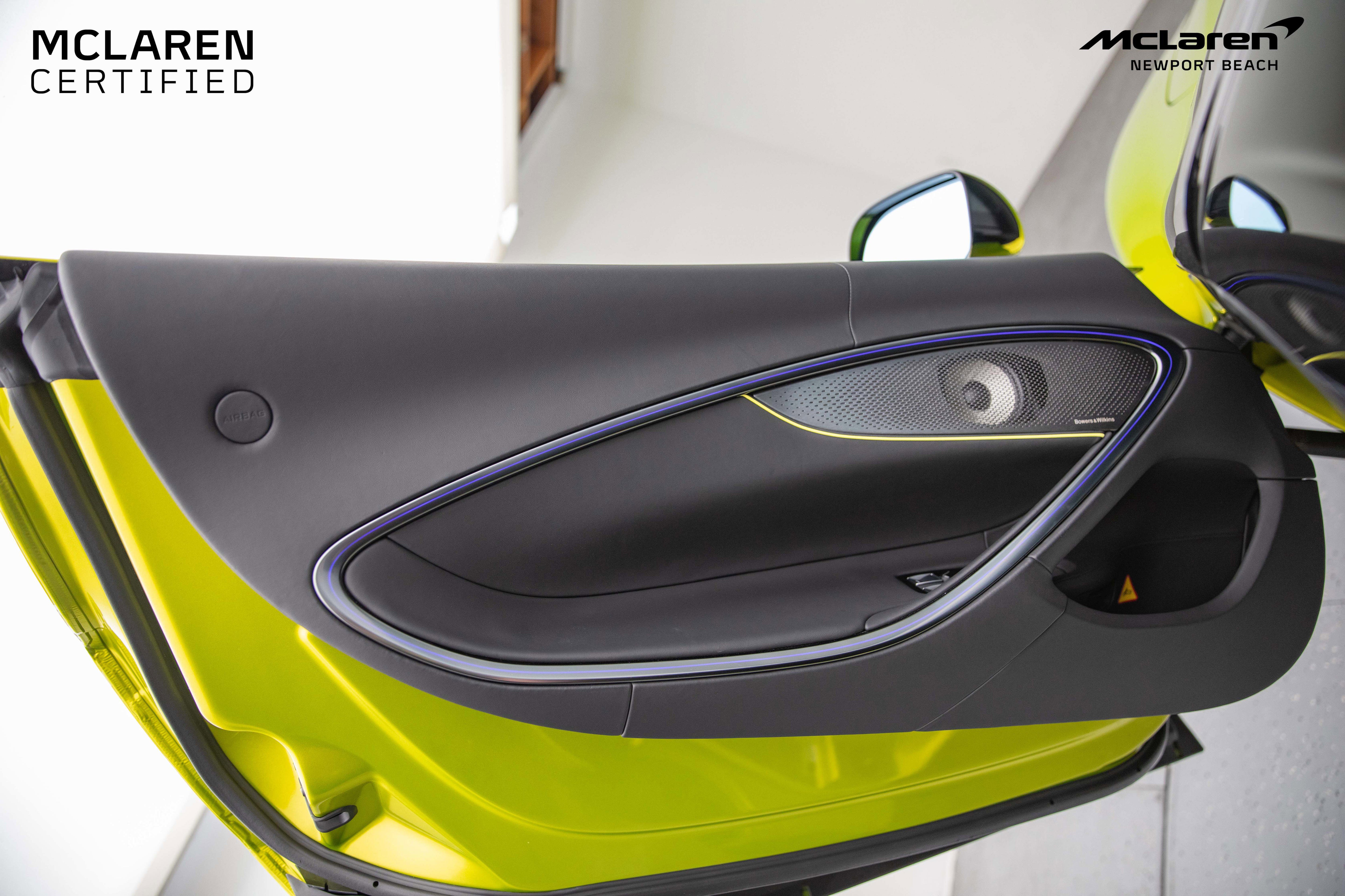 Used 2025 McLaren Artura Spider image 33