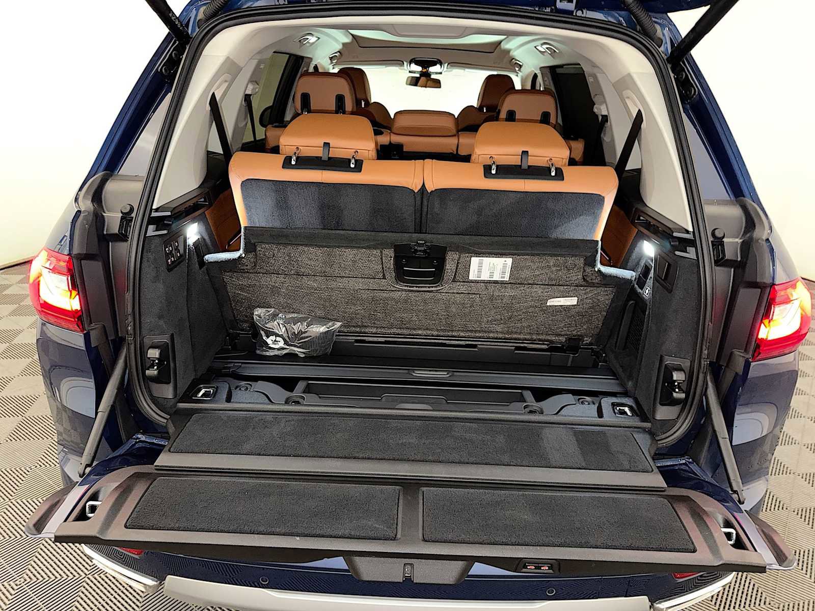 Certified 2022 BMW X7 xDrive40i w/ Premium Package image 24